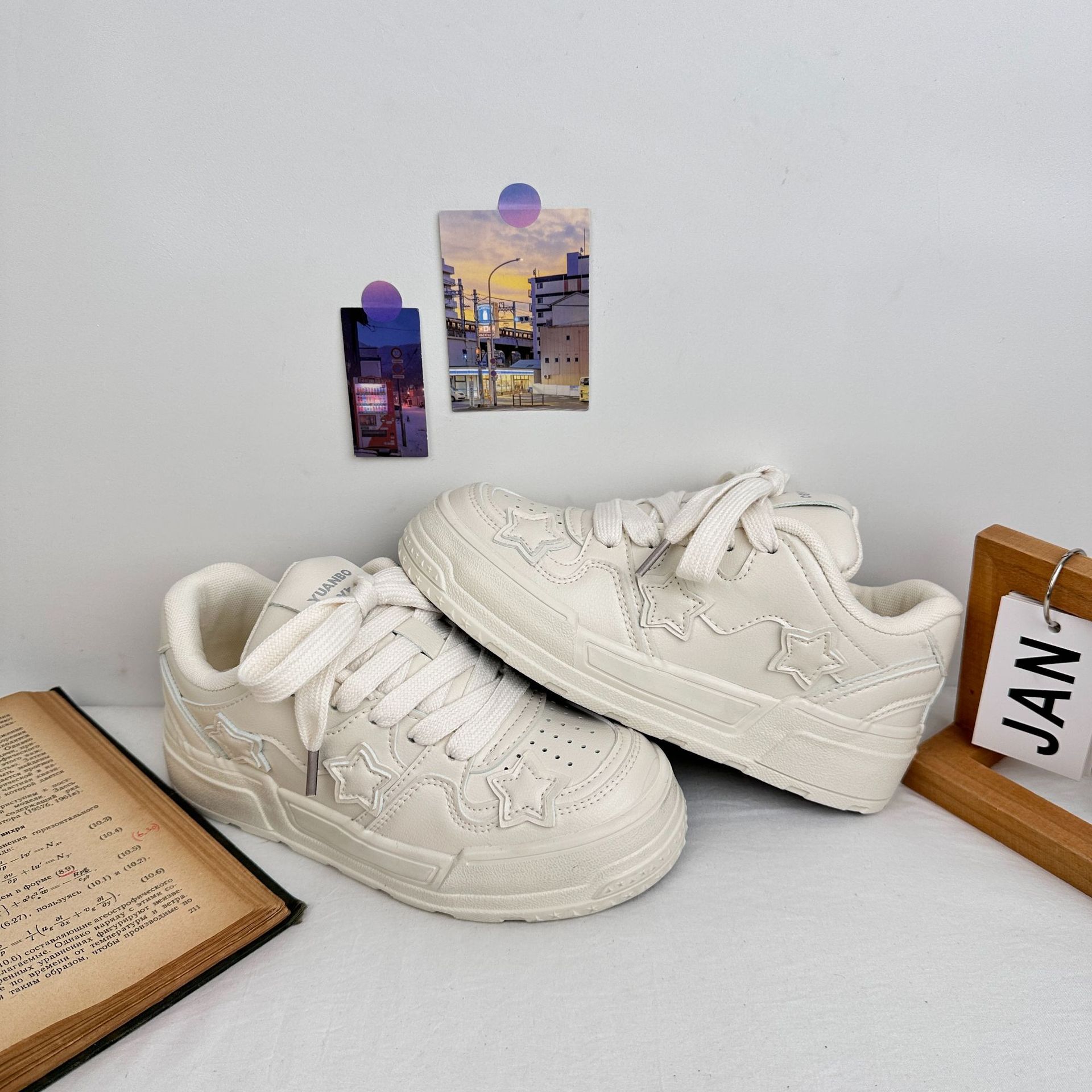 Far Wave 2025 Spring New Student Little White Shoes Zapatos de deporte de todo fósforo de uso exterior de mujer Estilo de Hong Kong Harajuku Zapatos deportivos de mujer