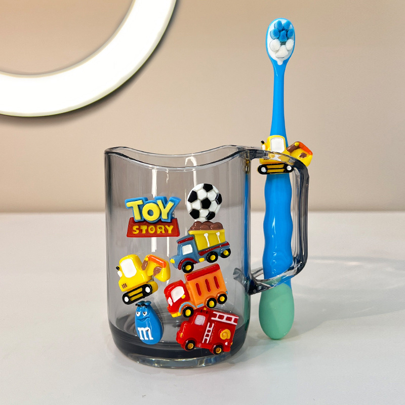 Car [full cup + cat claw toothbrush]