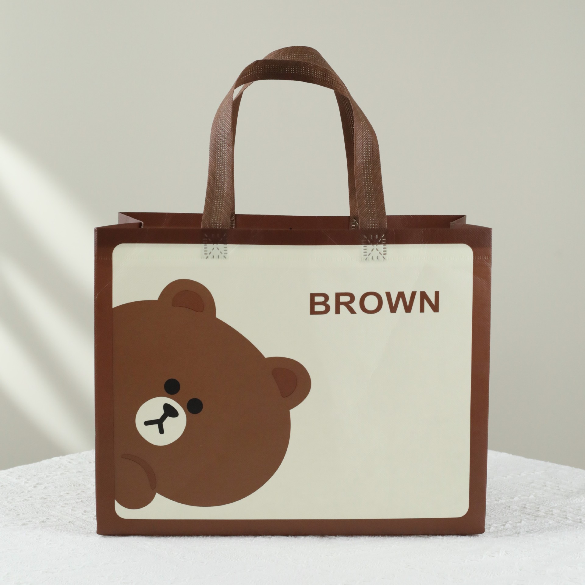 불곰; 높이 24 폭 24 변 15