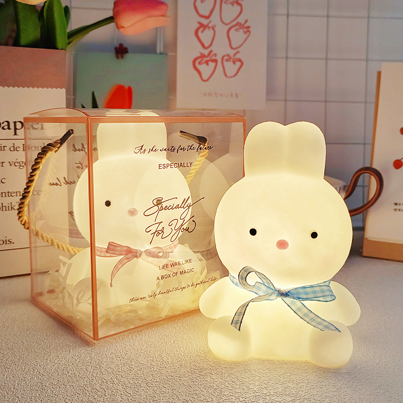 人気急上昇中!光るおもちゃ卸売、夜市屋台小物、子供用ナイトライト、幼稚園誕生日プレゼント
