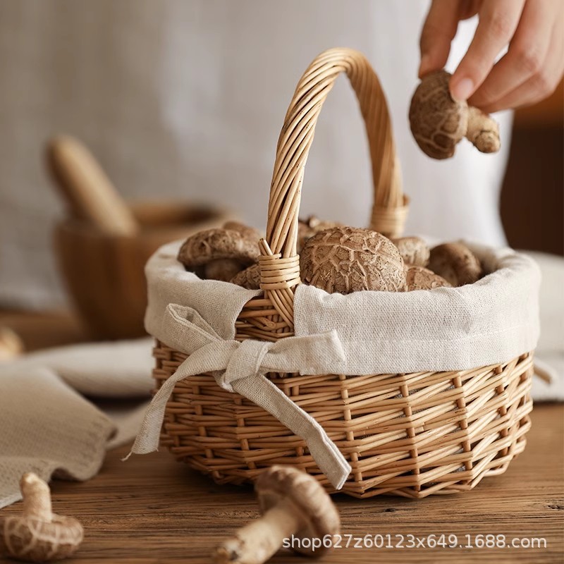 Cesta de bambú pequeña de mimbre personalizada Mini canasta de almacenamiento pequeña Cesta tejida para fotos Cesta de picnic para recolección de niños Tejido de ratán de alta calidad