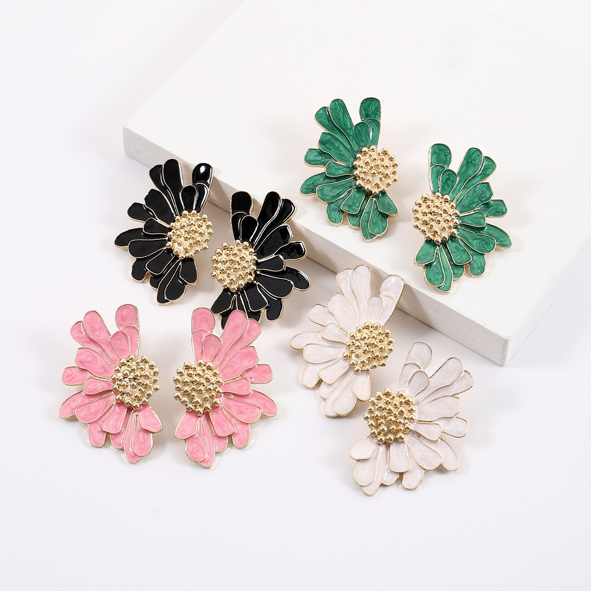 1 Pair Fashion Flower Alloy Enamel Women's Ear Studs display picture 1