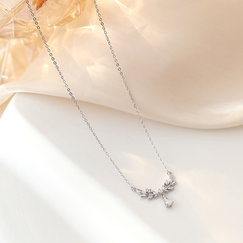 Brand necklace