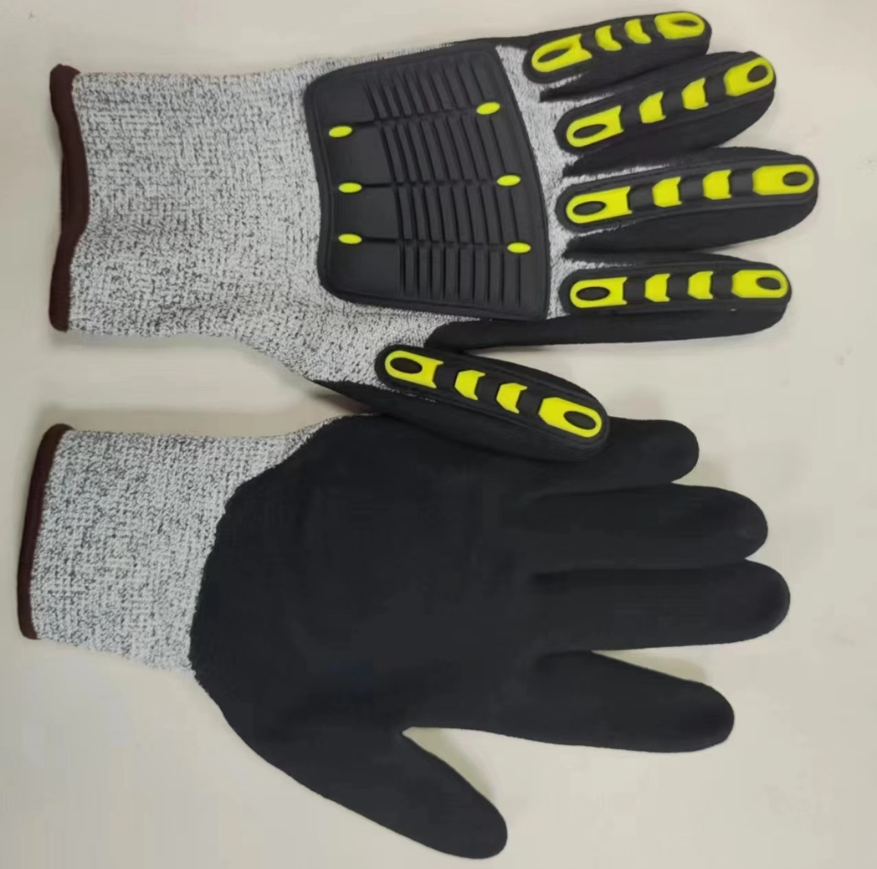 Guantes anti-colisión amarillo fluorescente antideslizante TPR anti-batida de petróleo anti-desgaste de hardware anti-desgaste de trabajo anti-corte