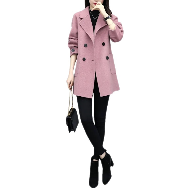 Abrigo de lana moderno y versátil para mujeres pequeñas, nuevo estilo de otoño e invierno 2024, talla grande, corte holgado, adelgazante, largo medio.