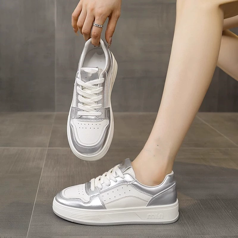 Модные популярные белые кроссовки для женщин весна 2025, новые дышащие универсальные спортивные повседневные кроссовки с мягкой подошвой, легкие, на низком каблуке