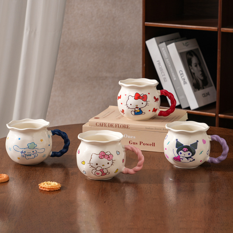 Auténtico Sanrio taza de marca lindo perro de orejas grandes gato Kulomi dibujos animados KT tapa de pastel taza de cerámica taza de café