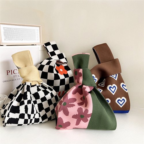 Plaid floral knitted handbag women's autumn, winter and summer shoulder woven fashion versatile personalized casual bag