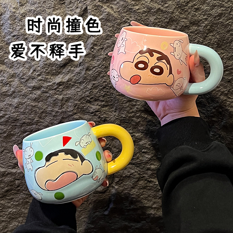 Lápiz pequeño nuevo auténtico autorizado relieve de cerámica caricatura encantadora taza de pareja de oficina de alto valor facial