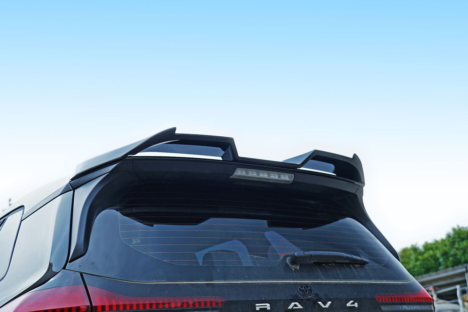 Suitable for 26 Models of Rav4, Rongfang, and Wildlander Modified Front Spoiler, Side Skirts, Rear Bumper, Roof Wing, Rear Diffuser, and Louvered Spoiler