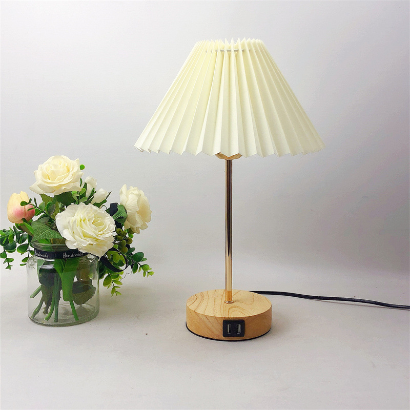 Lámpara de mesa plisada transfronteriza Corea del Sur Iluminación vintage Iluminación doble USB Lámpara de mesa pequeña decorativa Lámpara de mesa de aprendizaje