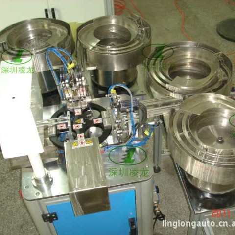 �Զ���װ�����Զ����Ǳ��豸���Զ���װ���з���3 �Զ�����1ֱ