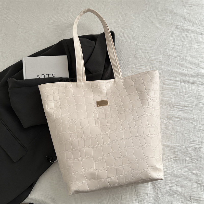 Bolsa retro 2025 nueva primavera y verano marea sensación de amplio sentido bolso de hombro para mujeres de gran capacidad de moda para viajar bolso para mujeres