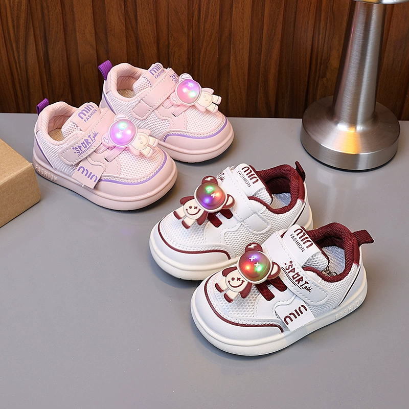 Один из поколения в поколение кроссовок для девочек весной