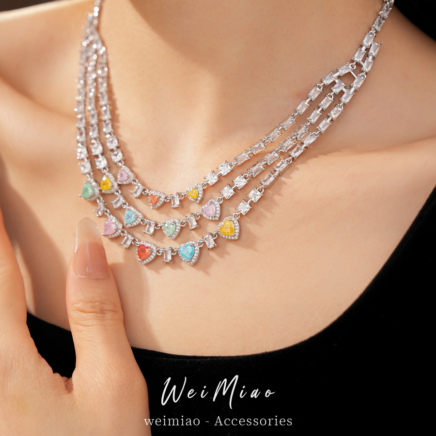 Collar multicapa de zircon de color cuadrado en forma de corazón ligero de lujo nicho de alta calidad accesorios de vacaciones collar de clavícula
