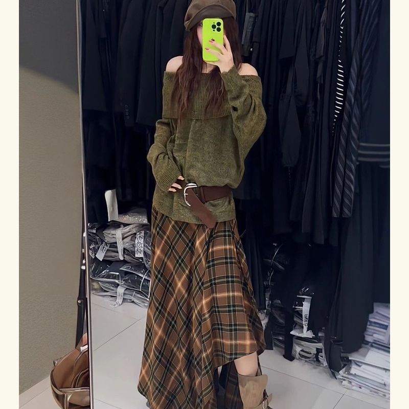 轻熟风时尚绿色一字肩长袖针织上衣女秋季格纹不规则半身裙两件套|undefined