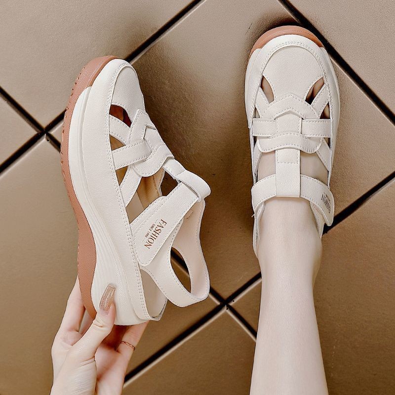 2026 verano nuevo bolsillo vacío fondo grueso sandalias de tacones amor de moda romana simple zapatos de mamá