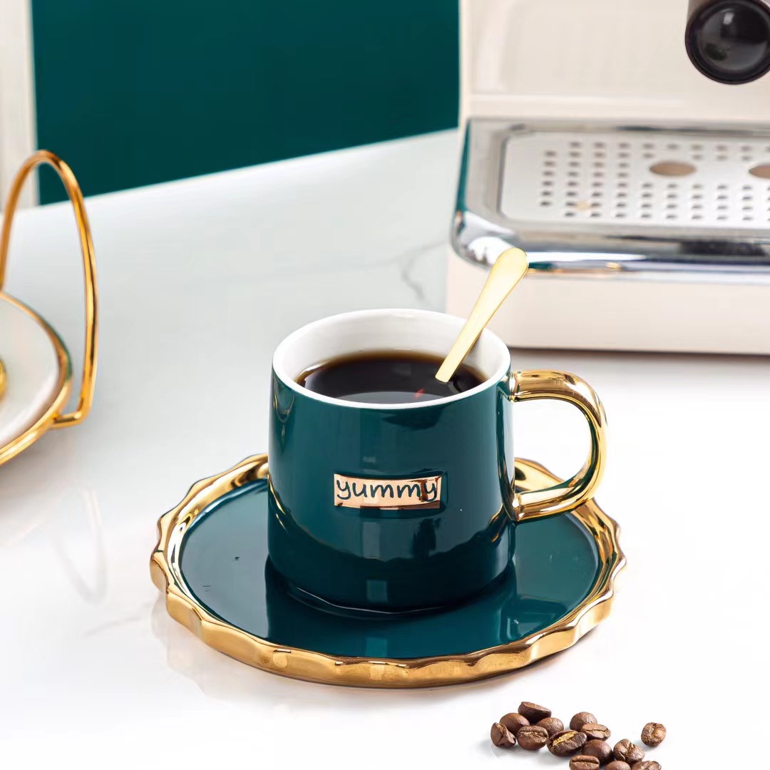 Estilo nórdico de cerámica chapado en oro taza de café y platillo traje regalo taza de té de la tarde taza de bebida personalizada taza de oficina