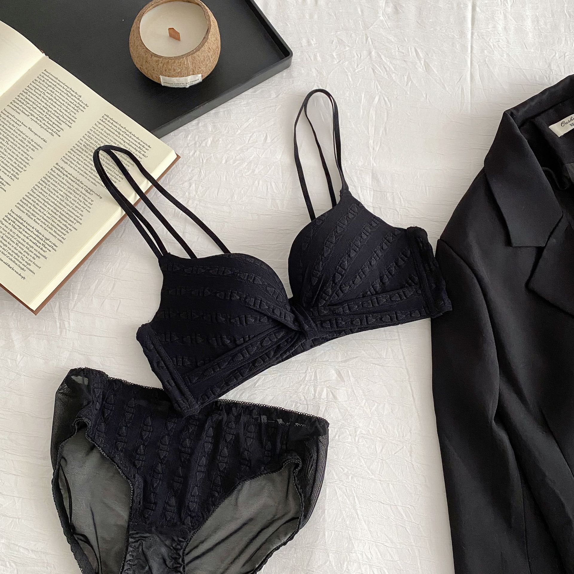 Venta directa de fábrica Comercio electrónico transfronterizo Sudeste de Asia Vietnam Tailandia Ropa interior de mujer Chica francesa reúne pechos pequeños