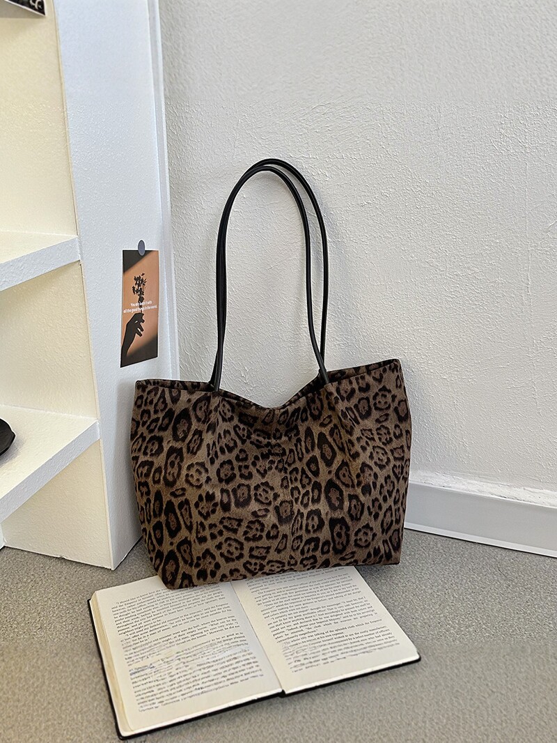 Leopardo mochila para mujeres 2026 nuevo paquete de hombro de transporte de gran capacidad, bolso de moda versátil, bolso de brazo retro