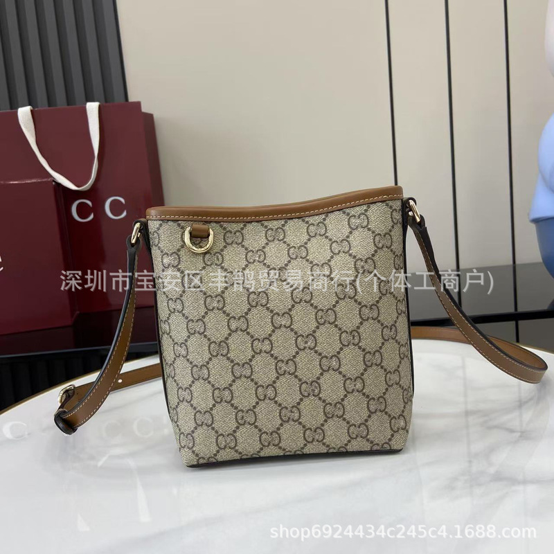 25 Autumn and Winter New g Family Emblem Series Mini Shoulder Bag Gucci Shoulder Bucket Bag Women's Bag Drop Shipping