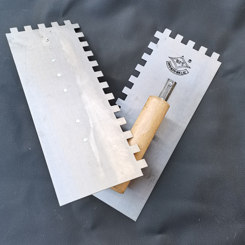 Supply of square tooth trowel tiling tools for plastering stainless steel masonry tiling tools sawtooth scrapers for laying tiles