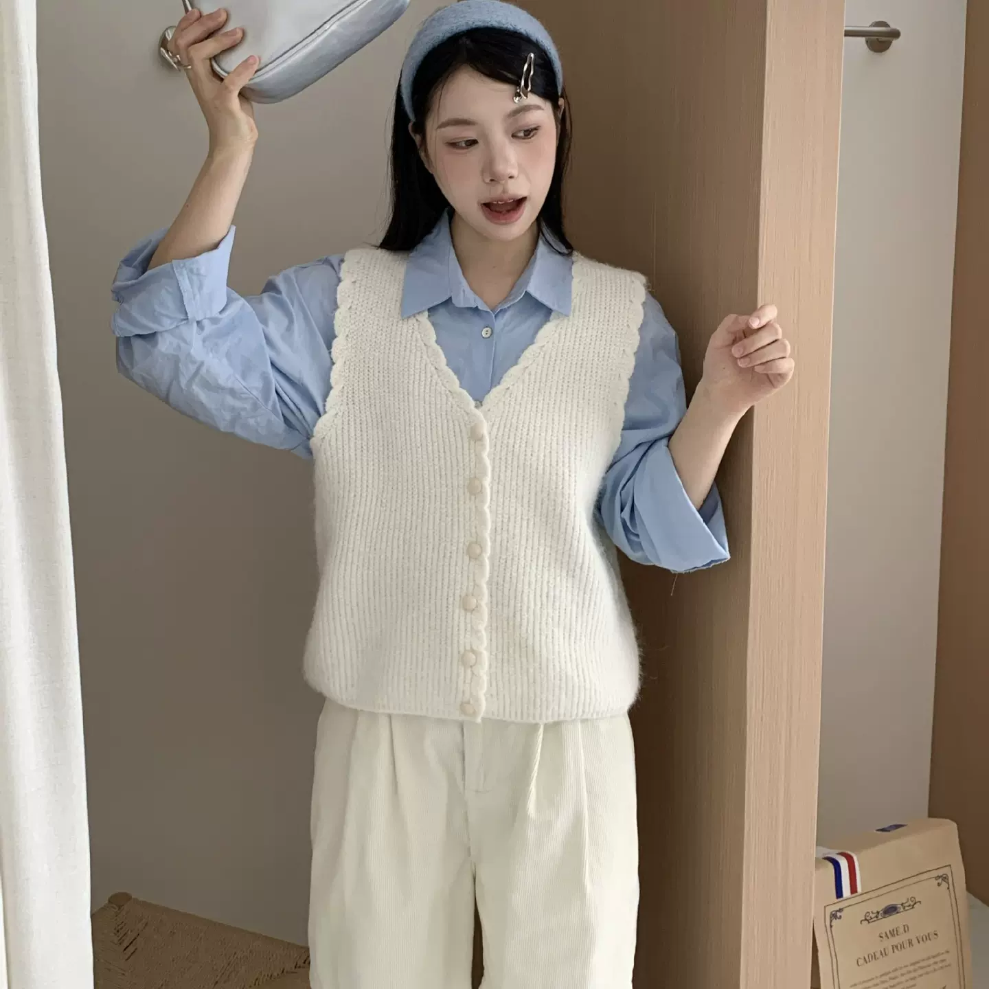 V领针织马甲开衫2025秋冬新款纯色无袖坎肩叠穿配衬衣毛衣背心女