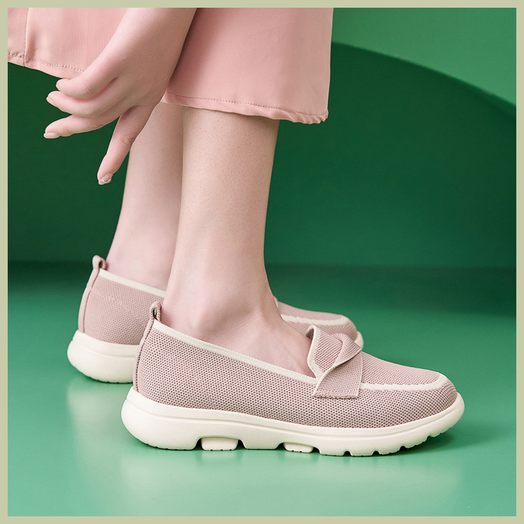 B888-2 Otoño Invierno 2025 Nuevos Zapatos de Mamá Antideslizantes Transpirables de Suela Suave con Bloques de Color para Mujer_voghion.com