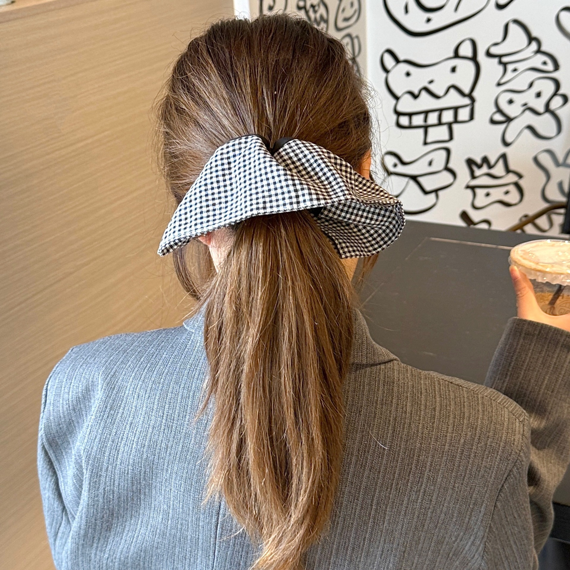 Coreano satén rayas super grandes anillo de cabello de intestino grande chica alta sensación de cabello de cuerda de pelo bola de cabeza adornos de cabello al por mayor