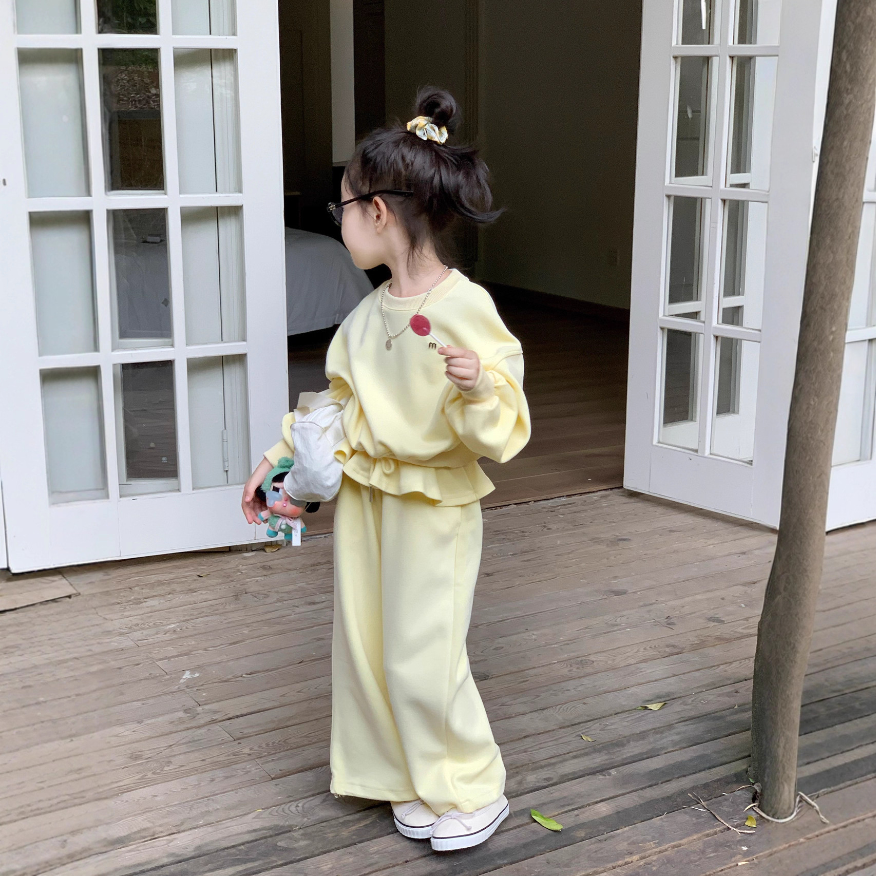 Children's Korean-Style Outfit 2026 Spring and Autumn New Fashion Set for Young Girls, Stylish Sweatshirt and Casual Sweatpants Two-Piece Set