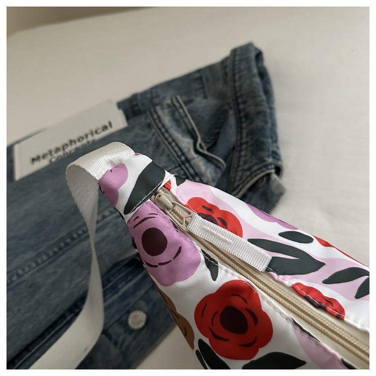 2025 Korean-style laid-back crossbody bag new versatile commuting dumpling bag, large-capacity commuting single-shoulder bag for women undefined
