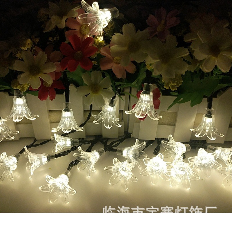 En stock suministro de luz solar cadena Lily 30LED luces de colores Festival de Navidad patio luces decorativas al aire libre a prueba de agua