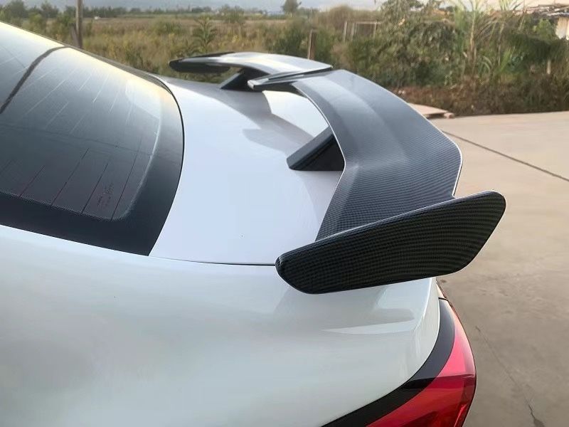 Automobile general tail three-compartment non-perforated paste-type aircraft wing brand new large tail moving running wing modification parts