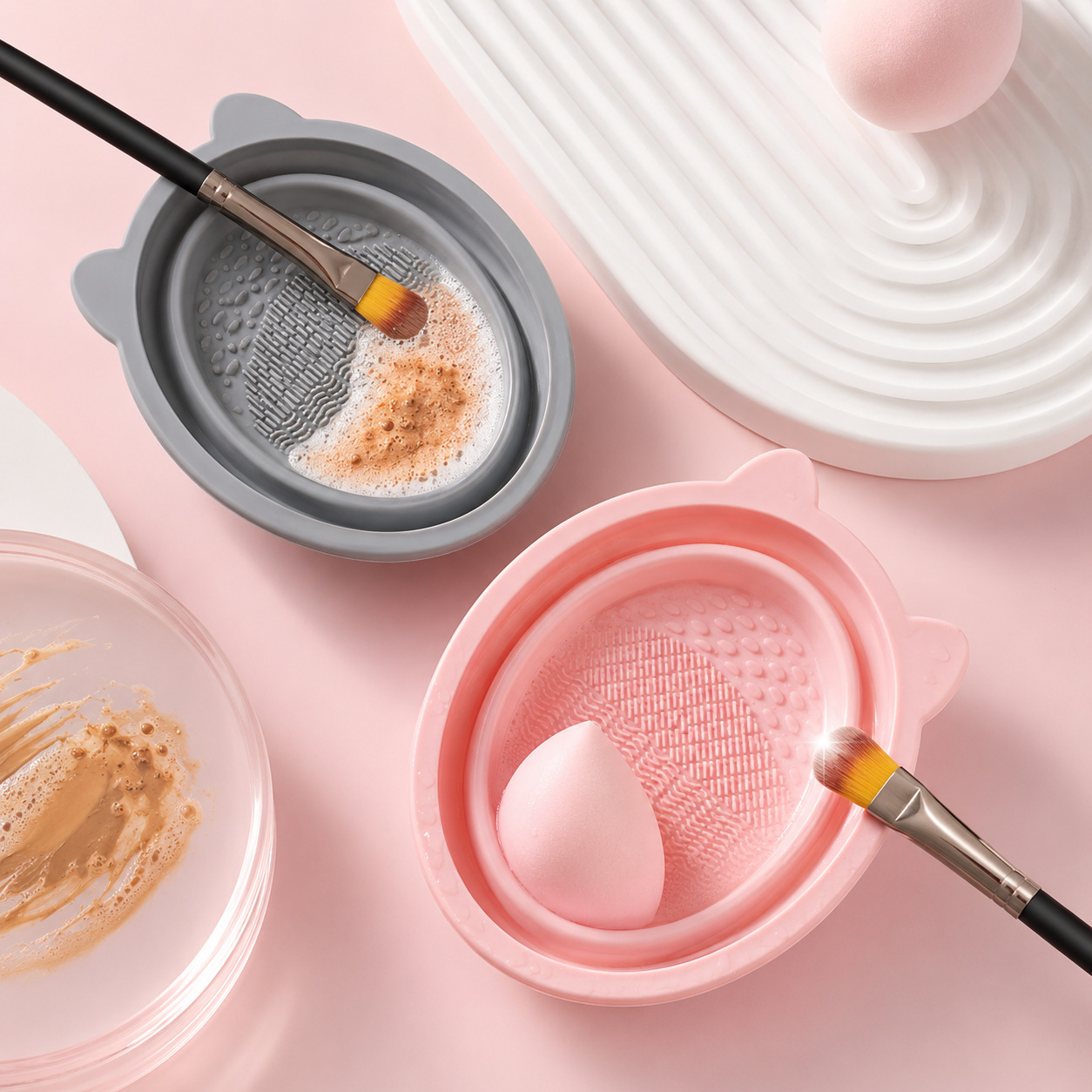 Limpiador de brochas de maquillaje en stock que no daña las cerdas, esponja para polvos, esponja de belleza, tazón de limpieza plegable de silicona, set de lavado y secado al por mayor.