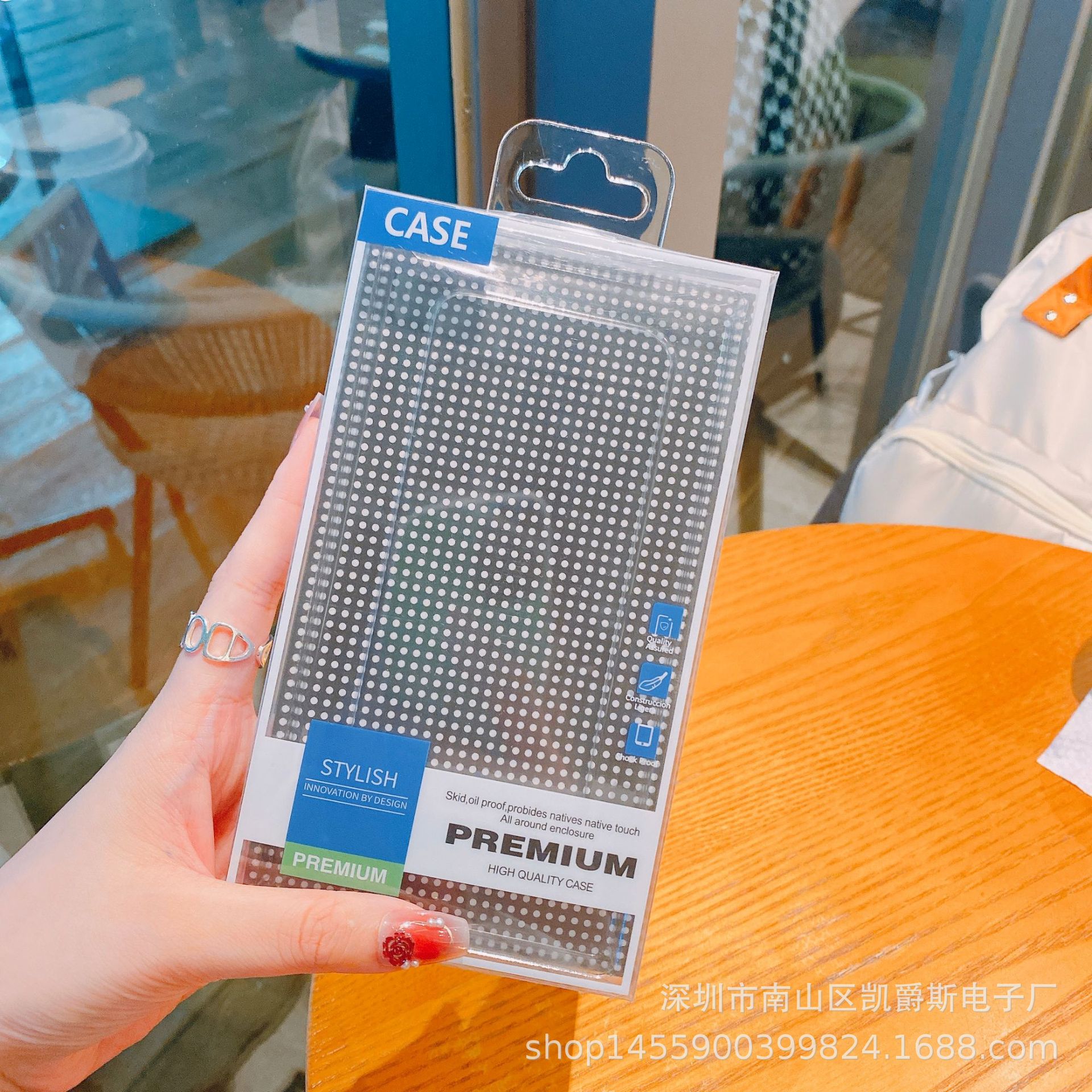 검은색 물방울 무늬 판지 투명 후크