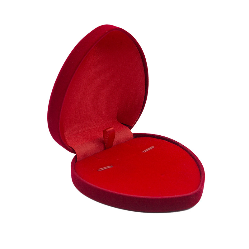 Caja para colgante en forma de corazón de 9"9 con exterior y interior rojo; 90*90*35 mm