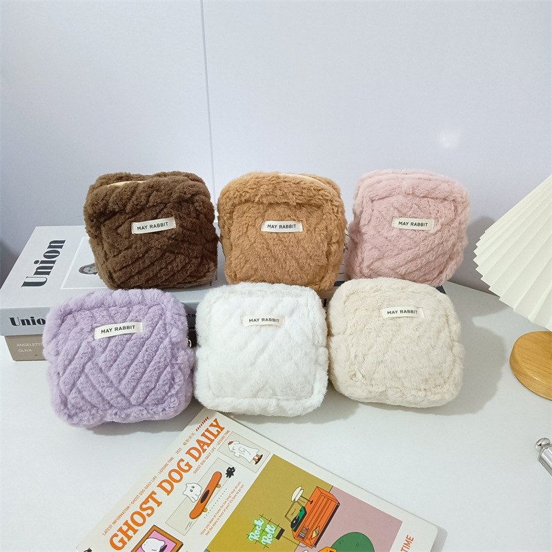 New Style Plush Chinese Knot Small Square Bag Thickened Soft Waxy Storage Bag Cute Mini Portable Inner Bag Coin Purse Bag New Style Plush Chinese Knot Small Square Bag Thickened Soft Waxy Storage Bag Cute Mini Portable Inner Bag Coin Purse Bag