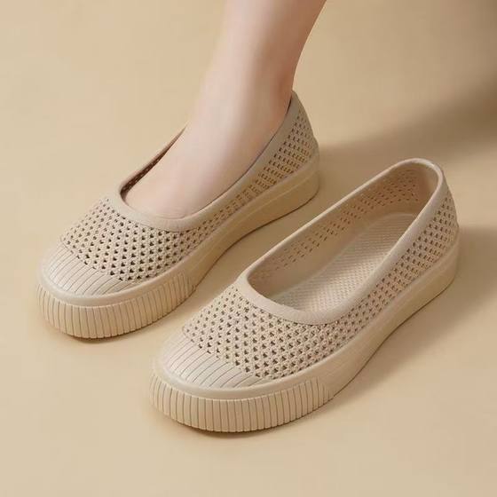 Cross-border summer soft bottom comfortable middle-aged and elderly mother plastic sandals Baotou breathable waterproof hollow hole shoes wholesale