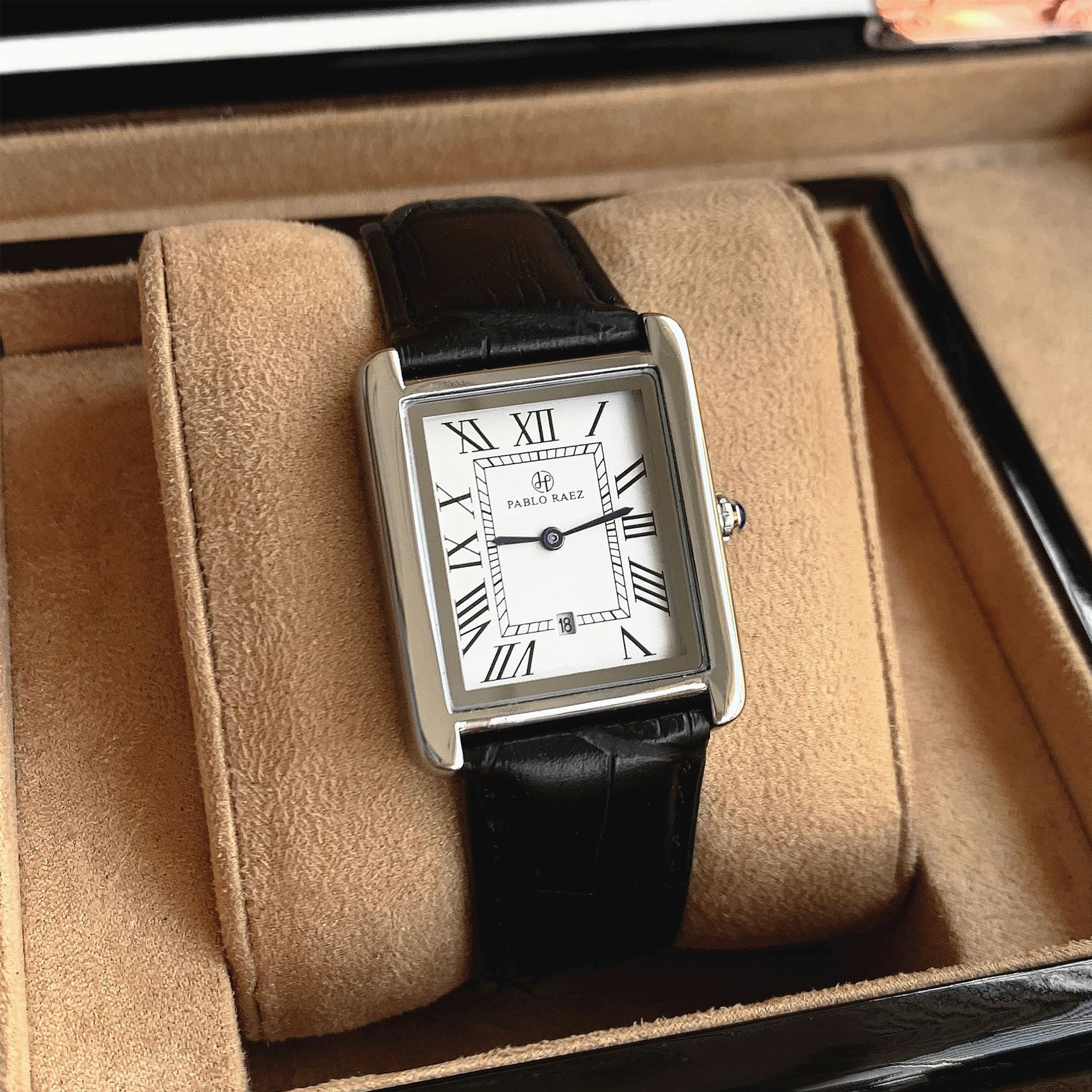 Consegna all'ingrosso esclusiva transfrontaliera di modelli popolari, orologi da uomo e da donna di bell'aspetto, orologi da coppia impermeabili ultrasottili quadrati_voghion.com