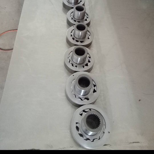 萨奥丹福斯补油泵齿轮泵