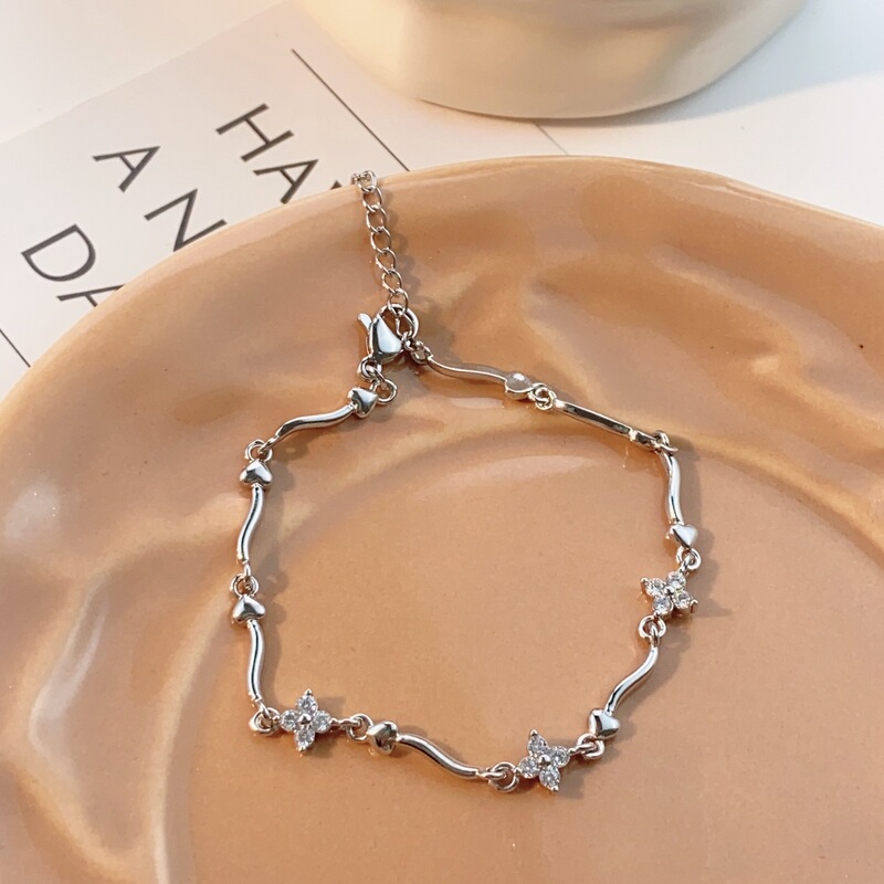 Silver Irregular Heart Wrapped Clover Zircon Bracelet for Women Fashionable Exquisite Versatile Adjustable Bracelet
