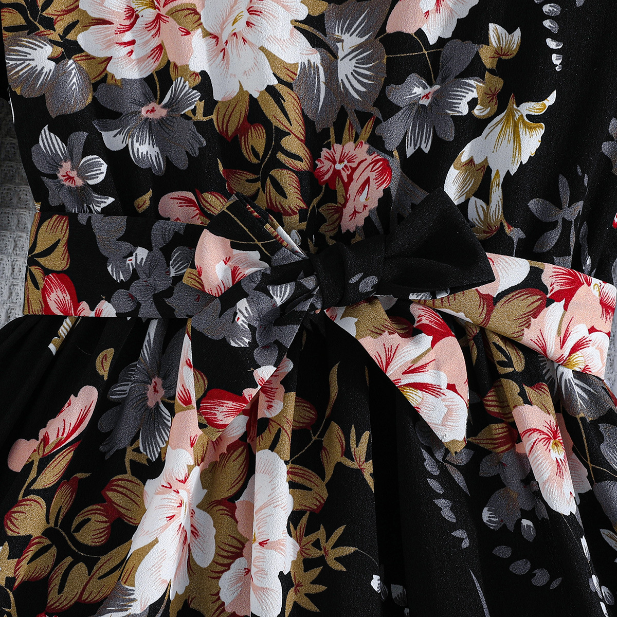 2024 Sommer neues zweiteiliges Set mit Blumendruck für Mädchen und Kinder mit langen Ärmeln und Gürtel_voghion.com