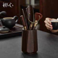 初心の胡桃の木のガラスのコップは断熱してガラスのコップを濾過します。