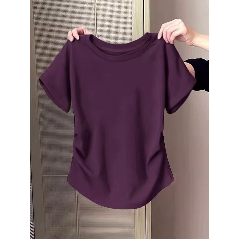 Áo thun nữ cổ tròn tay ngắn, thiết kế ôm eo, phong cách hiện đại — Màu đen