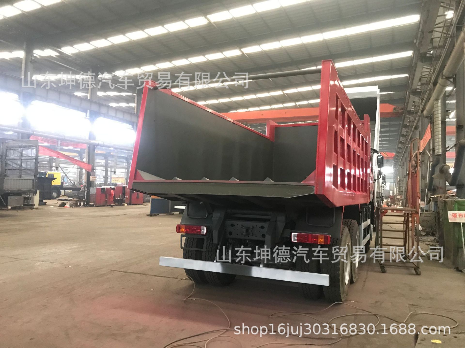 ZZ3257N3847A中国重汽豪沃6x4 自卸新卡车外贸出口18953179828