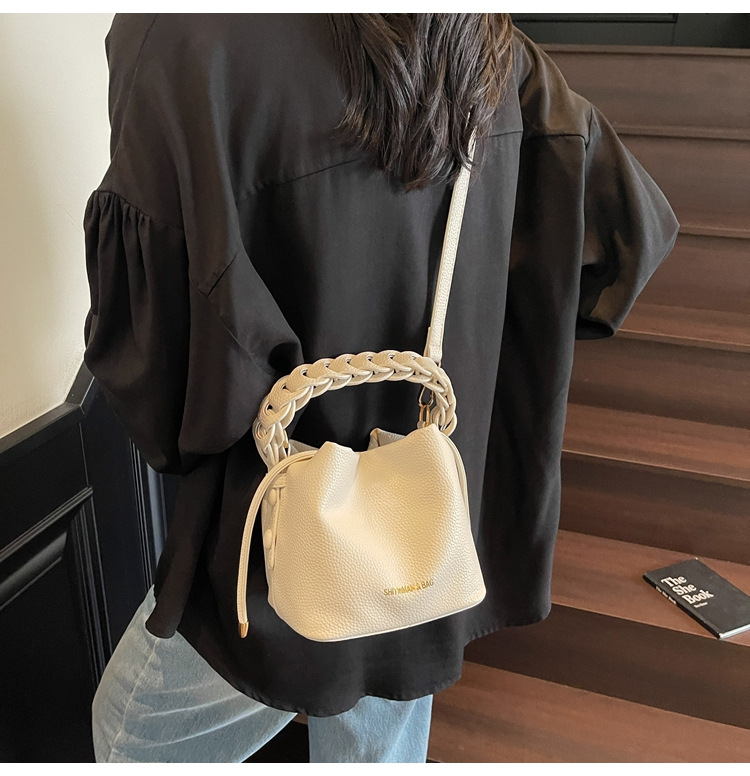Korean style bucket bag 2025 Summer new style, trendy and versatile, women's crossbody, niche and super popular single-shoulder bag undefined