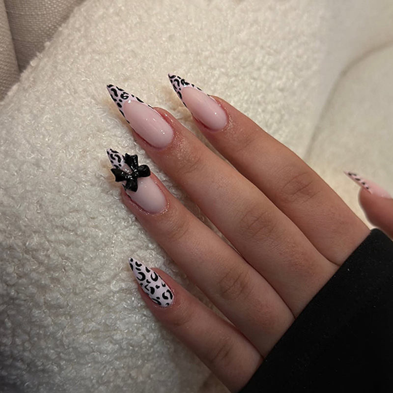 Cross-border European and American French-style leopard print press-on nails with black bows, fake nails, long pointed almond-shaped nail tips, wholesale Cross-border European and American French-style leopard print press-on nails with black bows, fake nails, long pointed almond-shaped nail tips, wholesale
