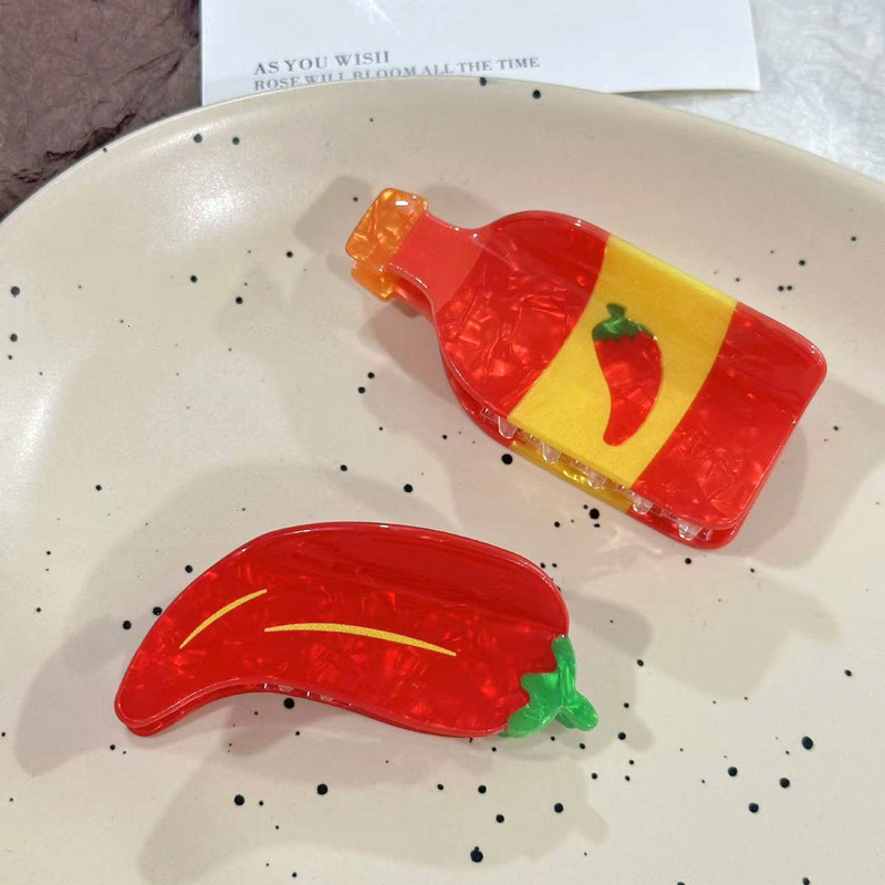 新しいホットドッグの唐辛子のつかみのアイデアは食品の唐辛子の味噌のつかみをシミュレーションします。|undefined