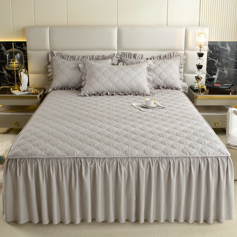 Explosions skin-friendly sanding bedspread bed skirt three-piece non-slip mattress protector four-season 1.8m single double bed Explosions skin-friendly sanding bedspread bed skirt three-piece non-slip mattress protector four-season 1.8m single double bed