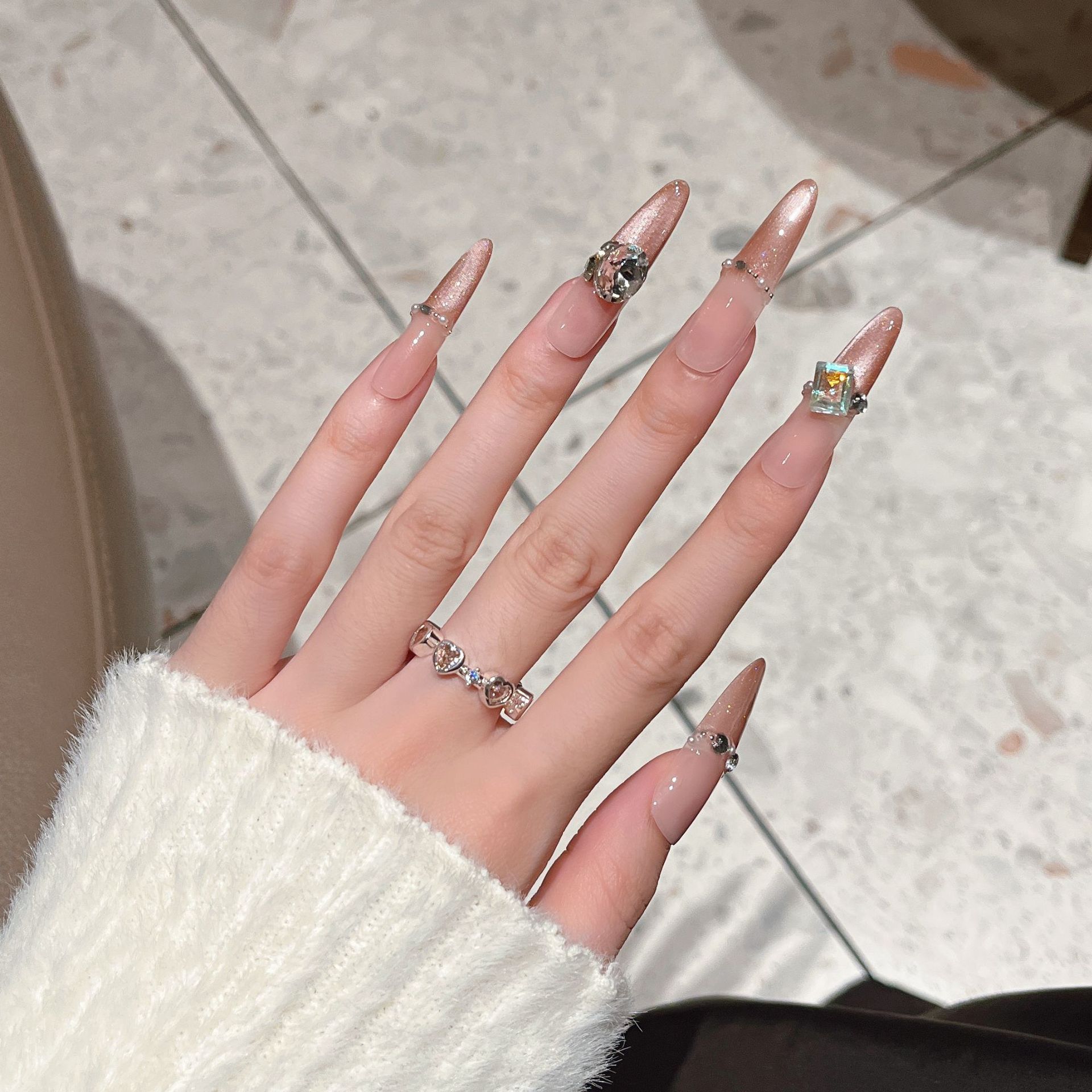 Uña de alto nivel explosivo flash manicure explosivo otoño y invierno nuevo perro fino rosa manualizado ojo de gato manicure